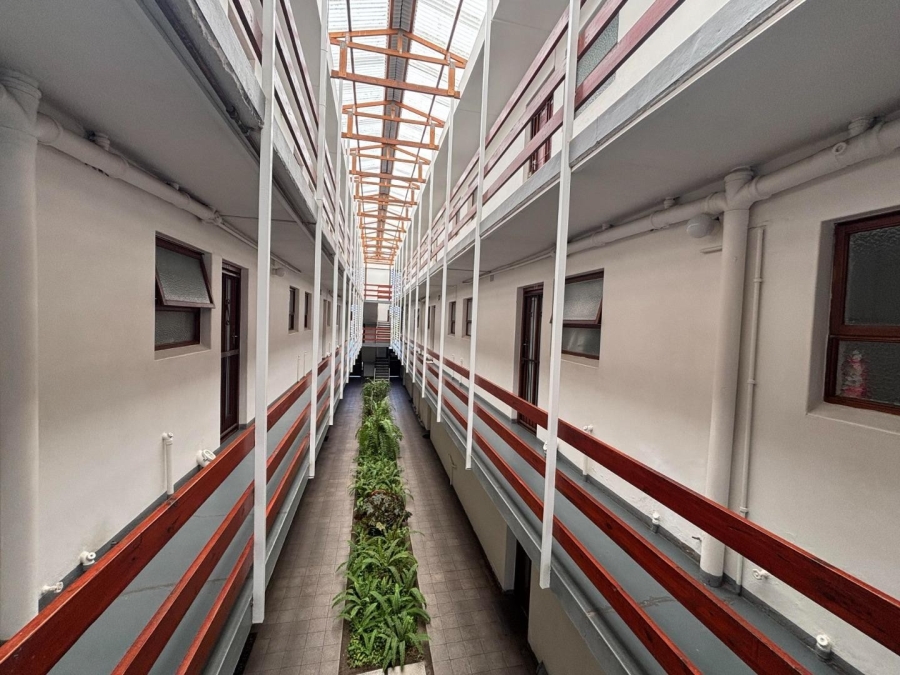 To Let 1 Bedroom Property for Rent in Northcliff Western Cape